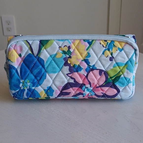Vera Bradley RFID Wallet In The Marion Floral Pattern - Picture 3 of 17